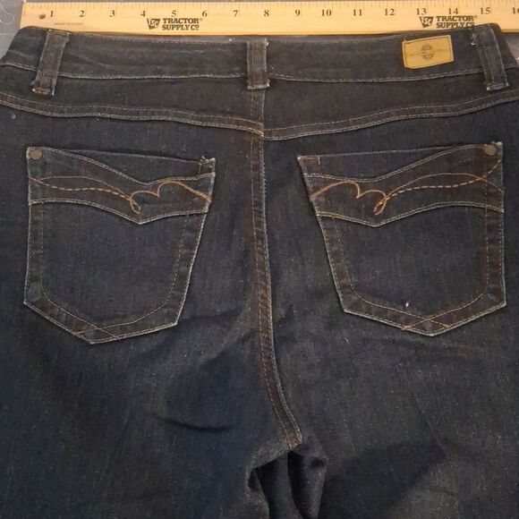 Bandolino Blue Cropped Jeans size 8 - Picture 4 of 5